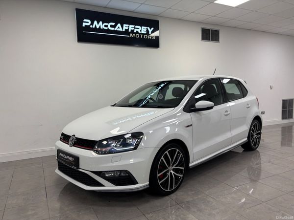 Volkswagen Polo Hatchback, Petrol, 2015, White