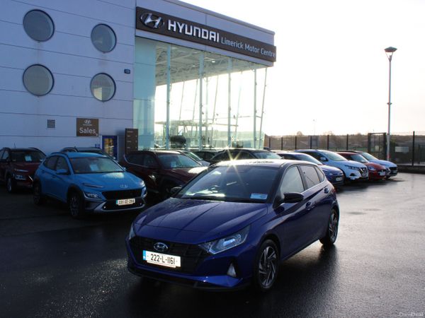 Hyundai i20 Hatchback, Petrol, 2022, Blue