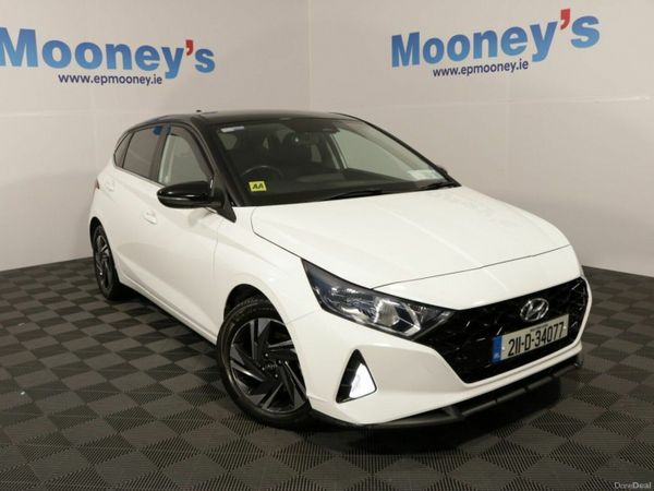 Hyundai i20 Hatchback, Petrol, 2021, White