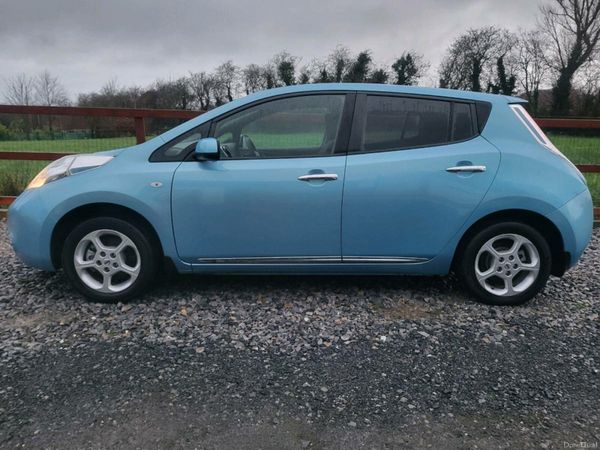 Nissan Leaf Hatchback, Electric, 2016, Blue