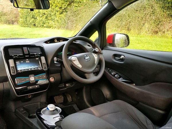 Nissan Leaf Hatchback, Electric, 2017, Red