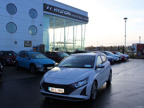 Hyundai i20 Hatchback, Petrol, 2024, Grey