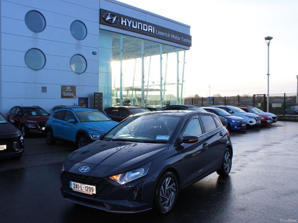 Hyundai i20 Hatchback, Petrol, 2024, Grey
