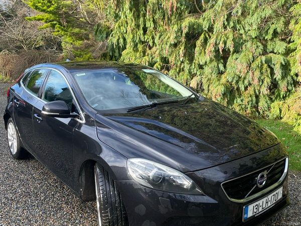 Volvo V40 Hatchback, Diesel, 2013, Black