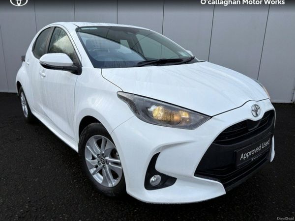 Toyota Yaris Hatchback, Petrol, 2024, White