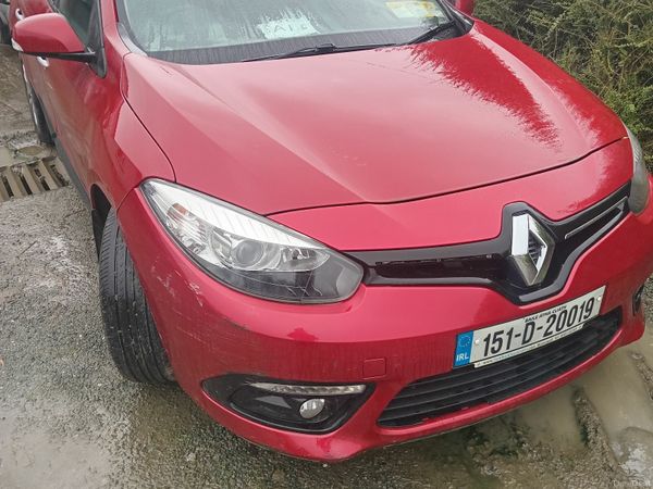 Renault Fluence Saloon, Diesel, 2015, Red