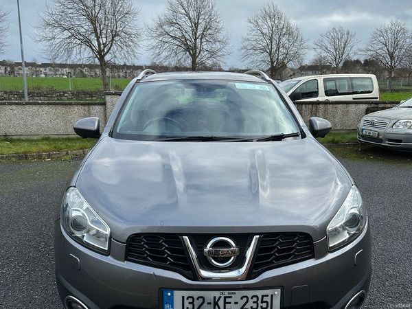 Nissan Qashqai Hatchback, Diesel, 2013, Grey