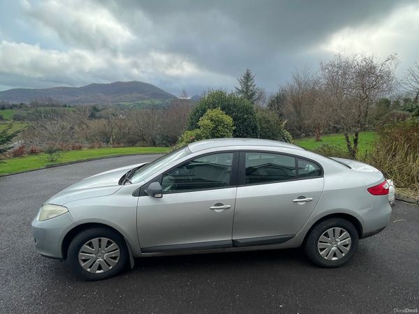 Renault Fluence Saloon, Diesel, 2010, Silver