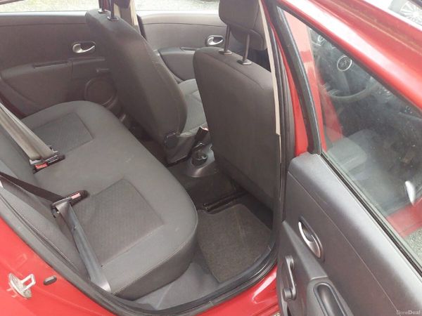 Renault Clio Hatchback, Ethanol Petrol, 2010, Red