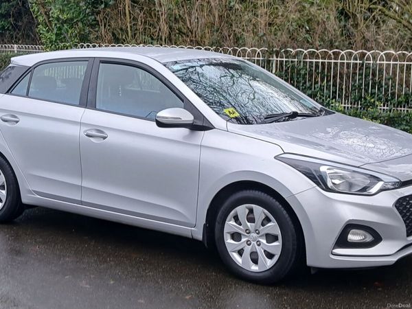Hyundai i20 Hatchback, Petrol, 2019, Silver