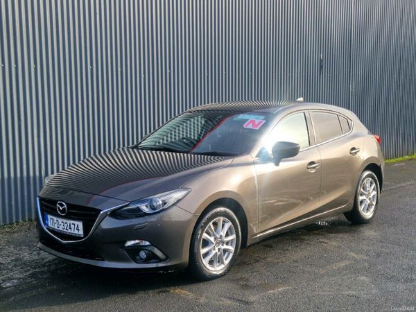 Mazda Mazda3 Hatchback, Diesel, 2017, Brown