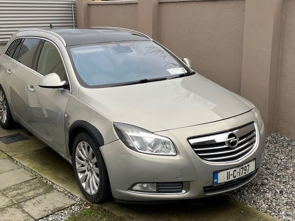 Opel Insignia Estate, Diesel, 2011, Gold