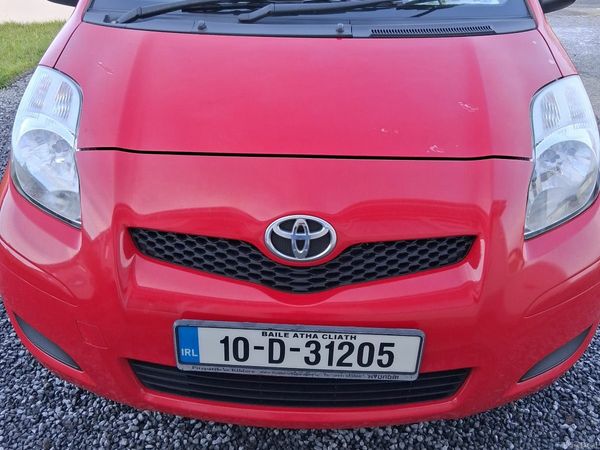 Toyota Yaris Hatchback, Petrol, 2010, Red