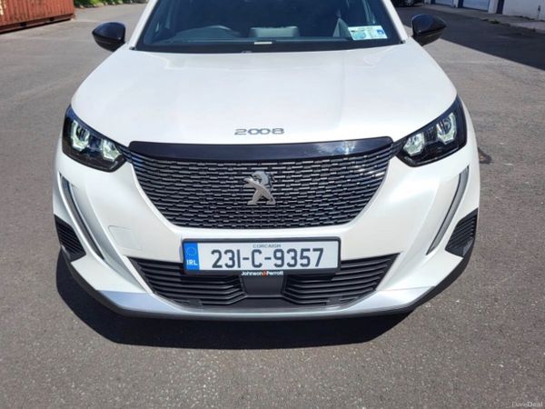 Peugeot 2008 MPV, Petrol, 2023, White