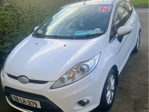 Ford Fiesta Hatchback, Petrol, 2009, White
