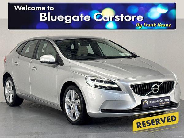 Volvo V40 Hatchback, Diesel, 2018, Grey