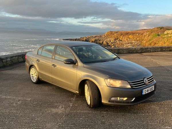 Volkswagen Passat Saloon, Diesel, 2012, Grey