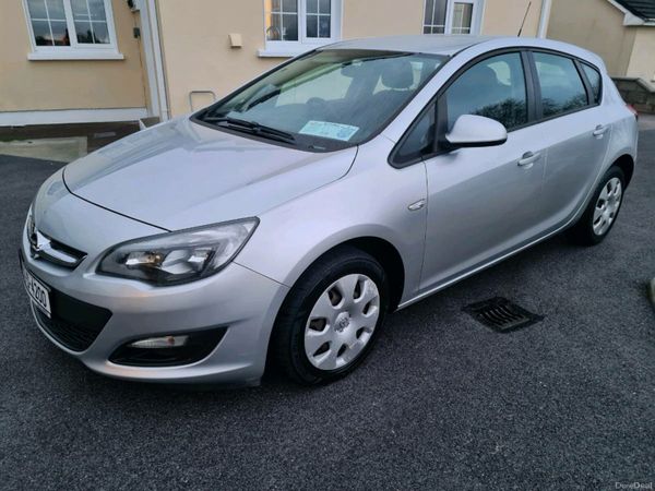 Opel Astra Hatchback, Diesel, 2015, Silver