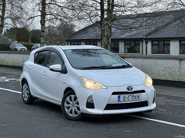 Toyota Aqua Hatchback, Petrol Hybrid, 2012, White