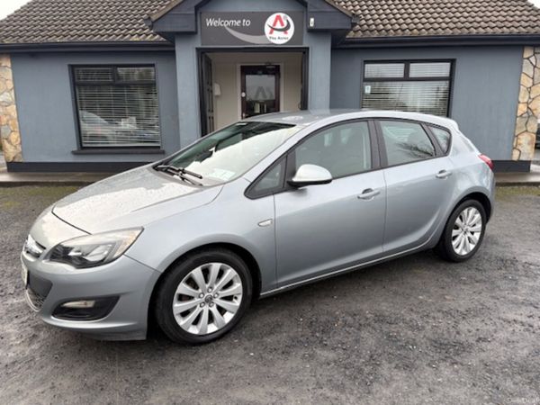 Opel Astra Hatchback, Diesel, 2014, Silver