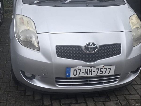 Toyota Yaris Hatchback, Petrol, 2007, Silver