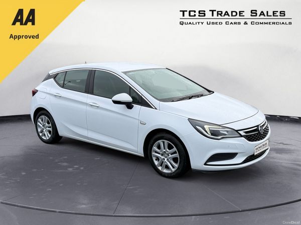 Vauxhall Astra Hatchback, Diesel, 2015, White