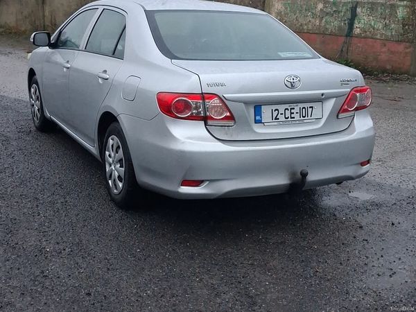 Toyota Corolla Saloon, Petrol, 2012, Silver
