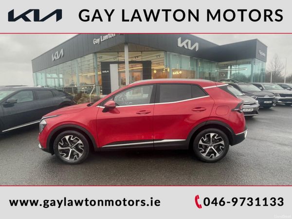 Kia Sportage MPV, Diesel Hybrid, 2023, Red