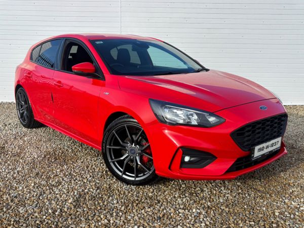 Ford Focus Hatchback, Diesel, 2019, Red