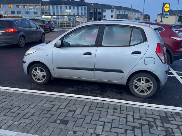 Hyundai i10 Hatchback, Petrol, 2010, Silver