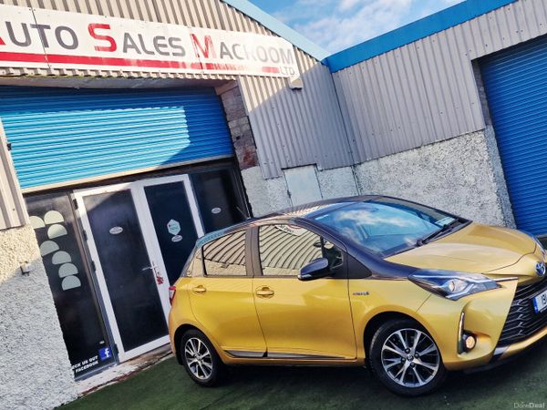 Toyota Yaris Hatchback, Petrol Hybrid, 2019, Gold