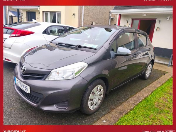 Toyota Yaris Hatchback, Petrol, 2012, Grey
