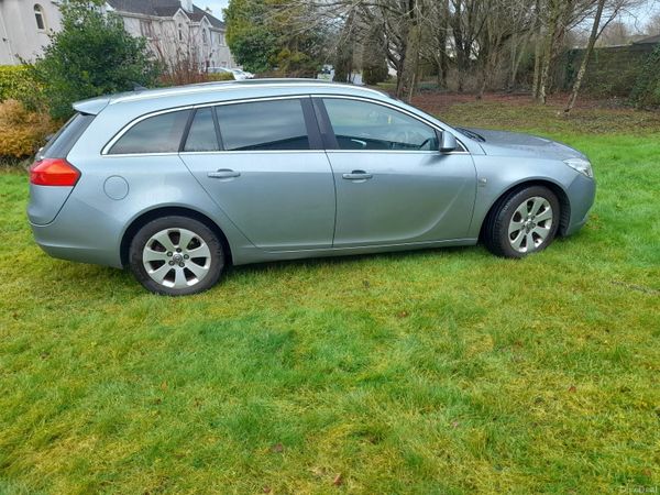Vauxhall Insignia Estate, Diesel, 2011, Silver
