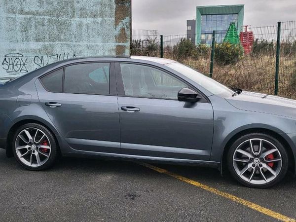 Skoda Octavia Saloon, Diesel, 2016, Grey