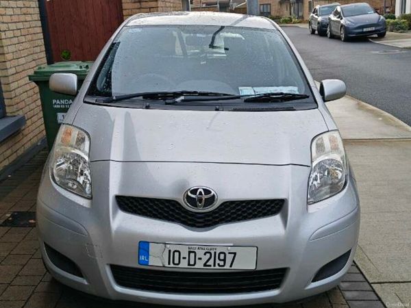 Toyota Yaris Hatchback, Petrol, 2010, Silver