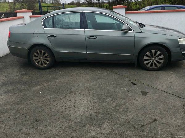 Volkswagen Passat Saloon, Diesel, 2008, Green