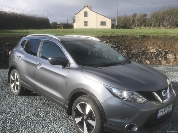 Nissan Qashqai SUV, Diesel, 2017, Grey