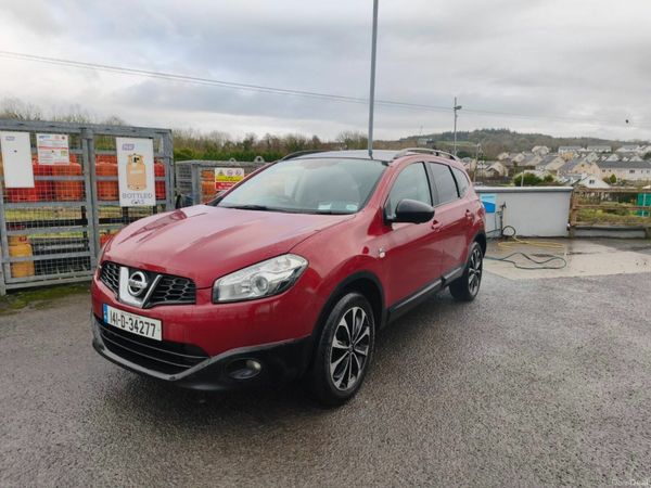 Nissan Qashqai+2 MPV, Diesel, 2014, Red