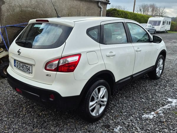 Nissan Qashqai Hatchback, Diesel, 2012, White