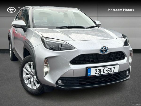 Toyota Yaris Cross Hatchback, Petrol Hybrid, 2023, Grey