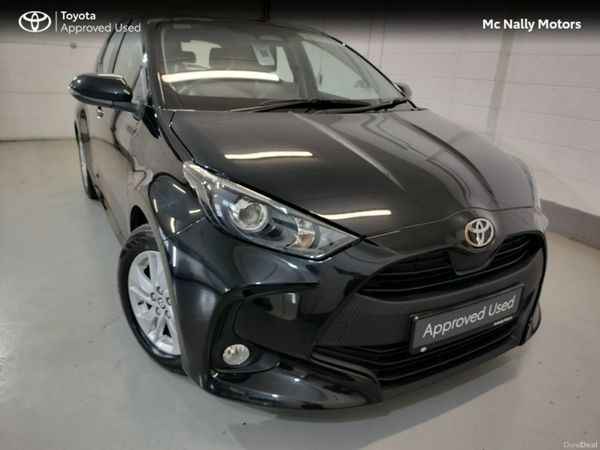 Toyota Yaris Hatchback, Petrol Hybrid, 2024, Black