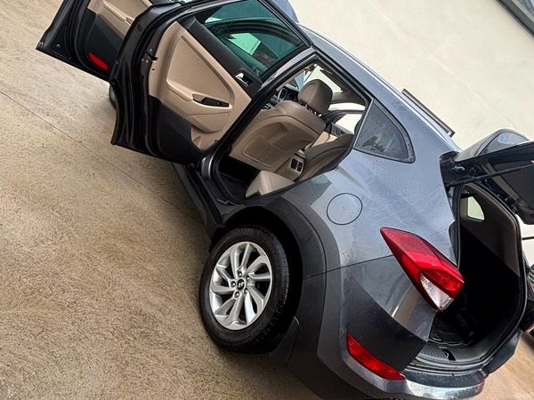 Hyundai Tucson SUV, Diesel, 2017, Grey