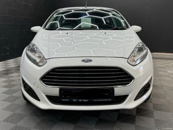 Ford Fiesta Hatchback, Petrol, 2016, White