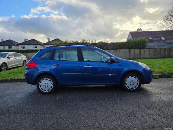 Renault Clio Estate/Jeep, Petrol, 2011, Blue