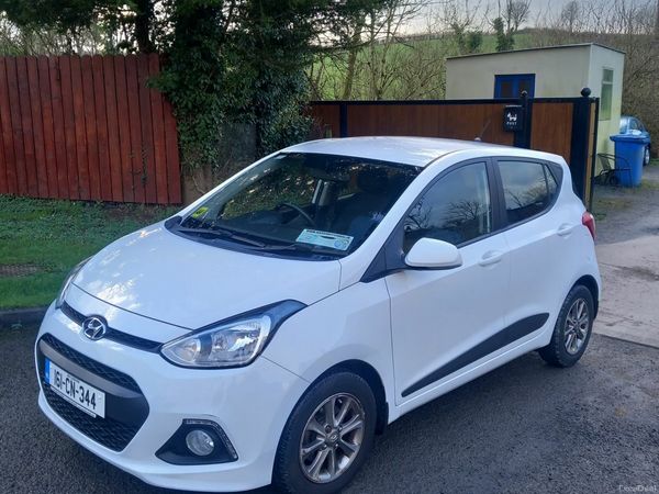 Hyundai i10 Hatchback, Petrol, 2016, White