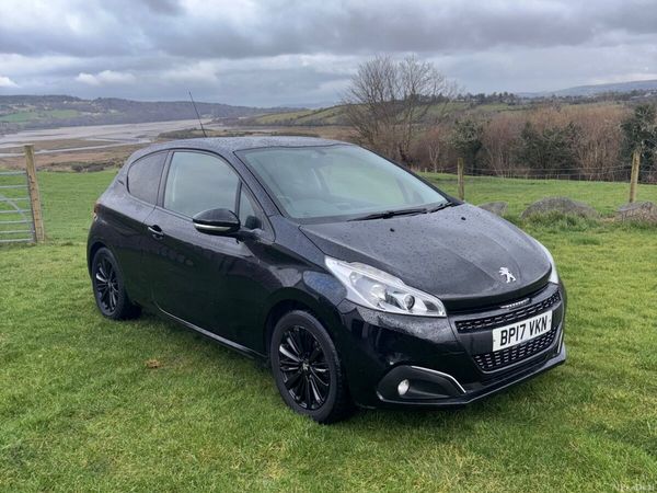 Peugeot 208 Hatchback, Petrol, 2017, Black