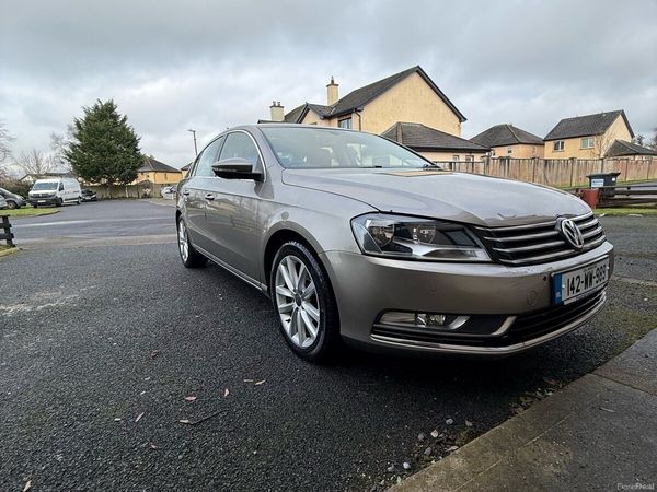 Volkswagen Passat Saloon, Diesel, 2014, Brown