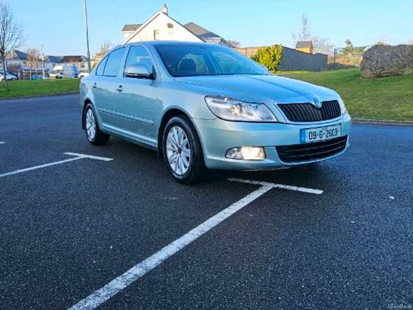 Skoda Octavia Hatchback, Diesel, 2009, Green