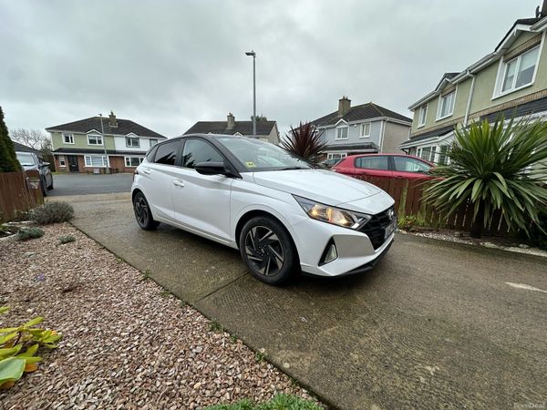 Hyundai i20 Hatchback, Petrol, 2021, White