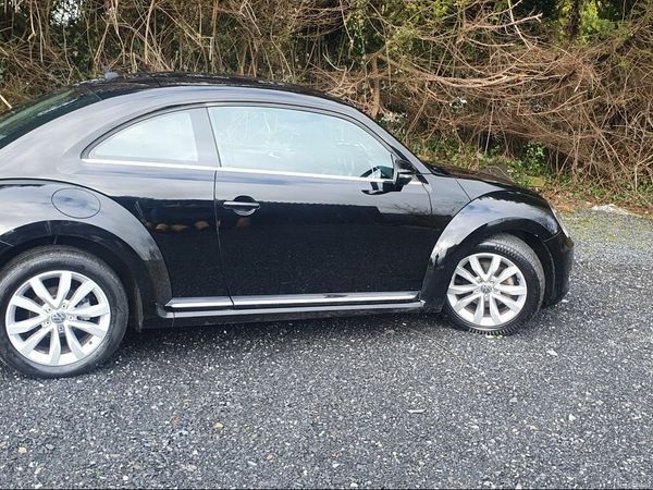 Volkswagen Beetle Hatchback, Petrol, 2013, Black